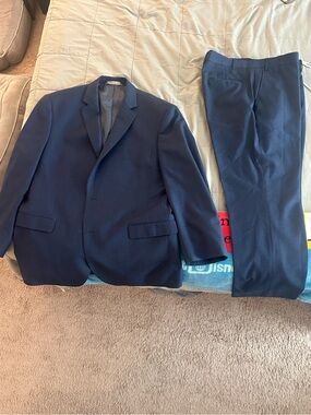 Perry Ellis Men's Navy Two-Piece Suit 46R 34/30